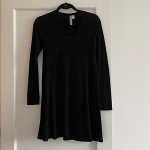 Black long sleeve dress